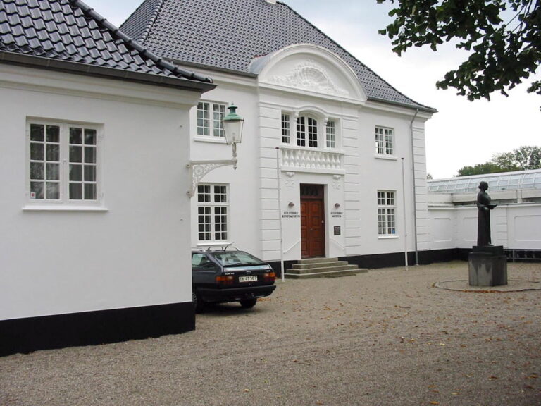 Maling af Facade med Silikoneharz – Holstebro Kunstmuseum