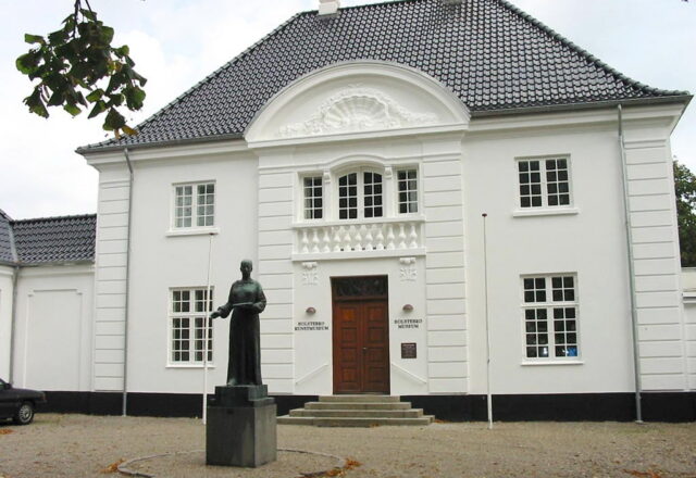 Maling af Facade med Silikoneharz – Holstebro Kunstmuseum