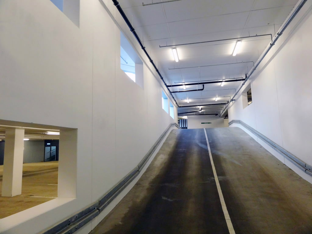 Betonmaling giver mere lys på Thors Bakke